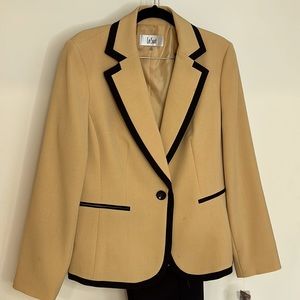 LeSuit Two Tone Marigold and Black Women’s Suit, size 10. NWT